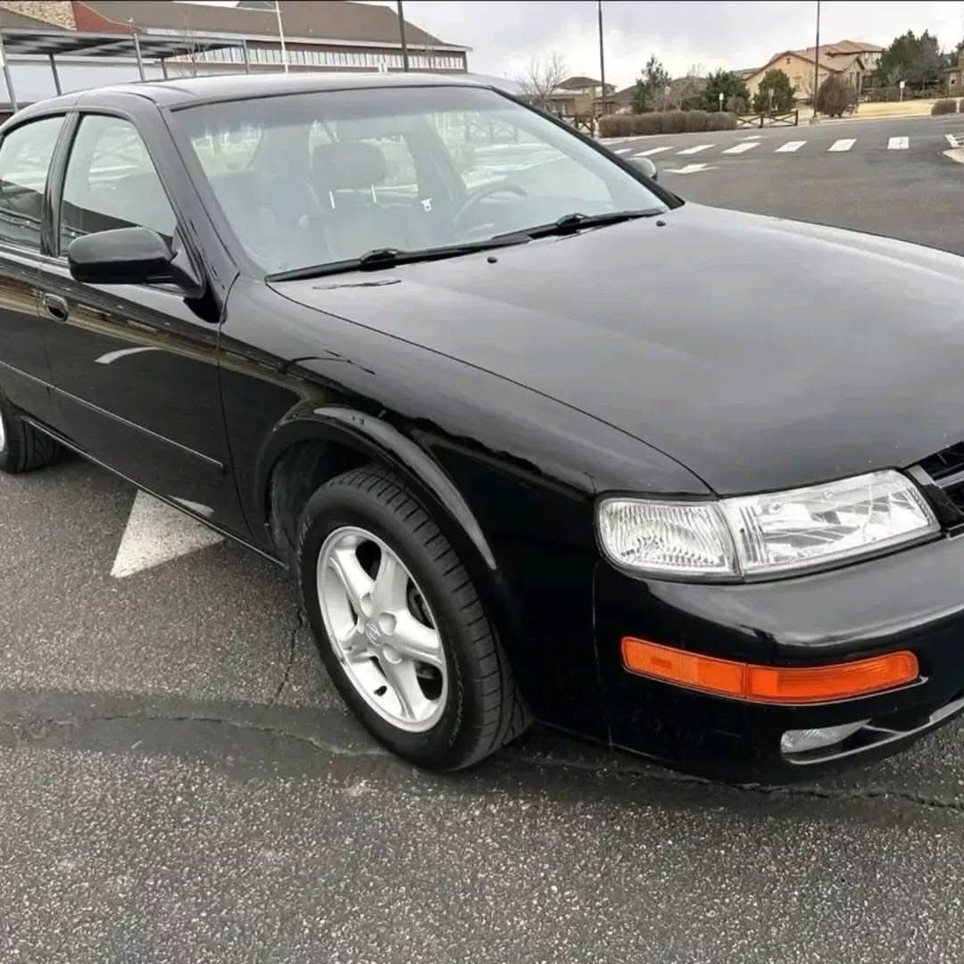 1999 Nissan Maxima SE - Image 2