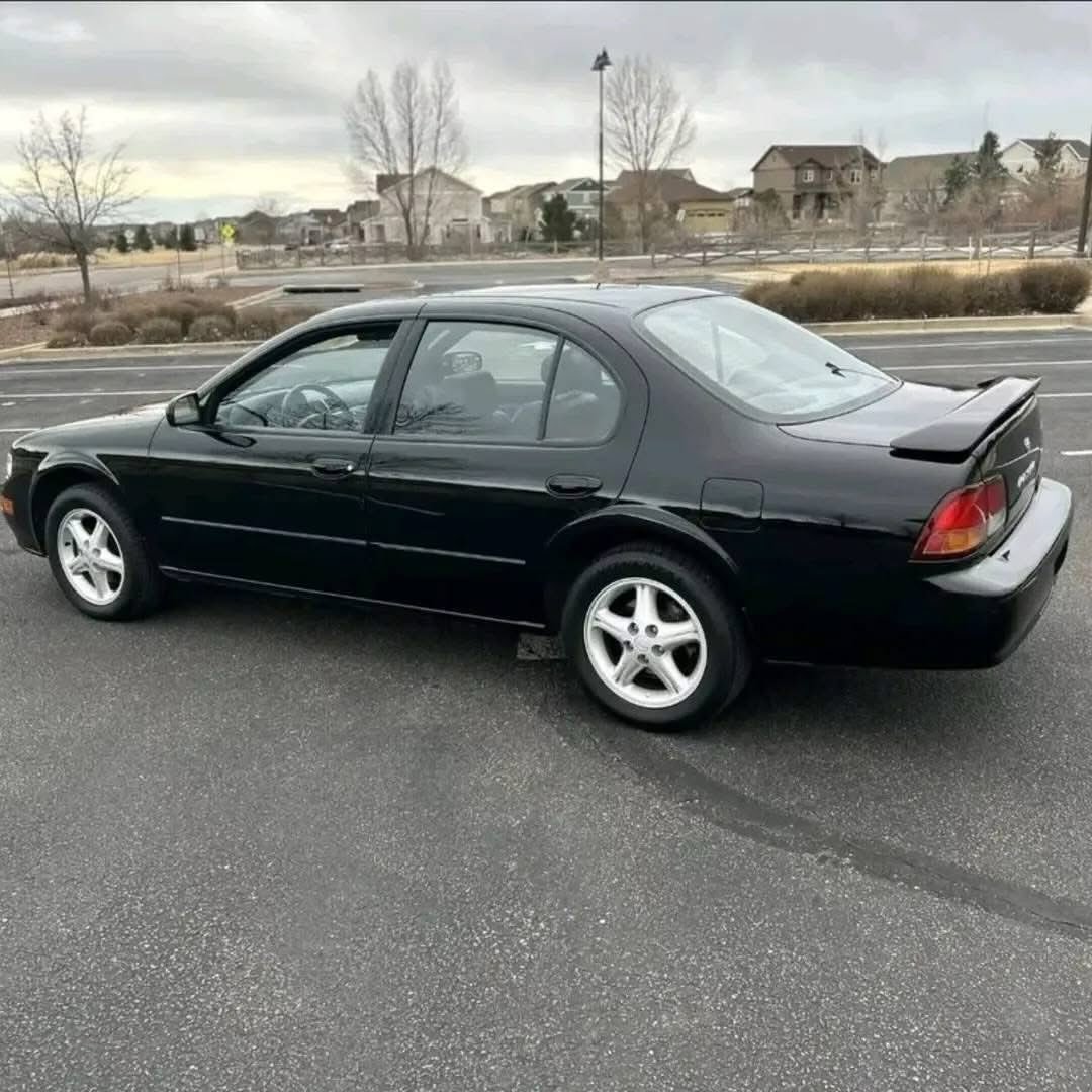 1999 Nissan Maxima SE - Image 3
