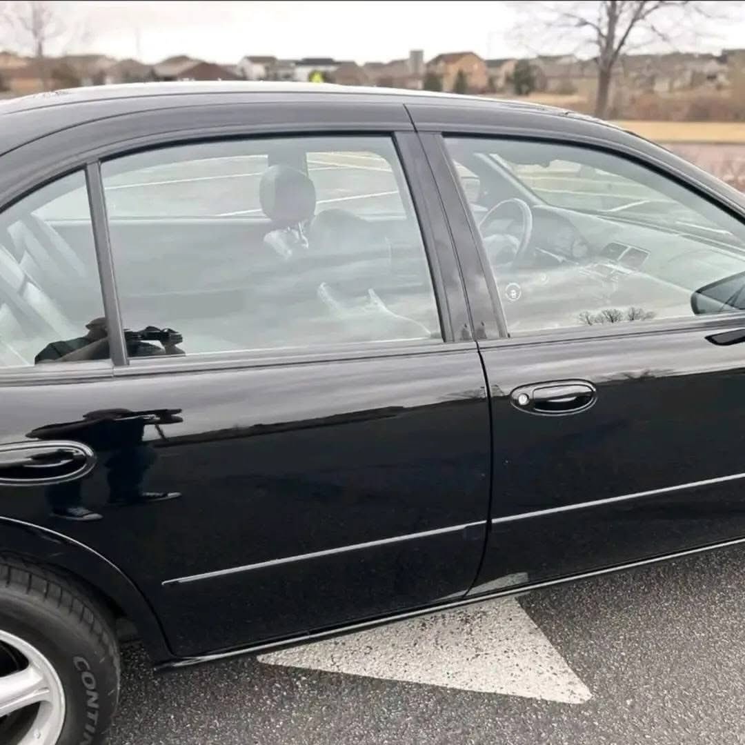 1999 Nissan Maxima SE - Image 5