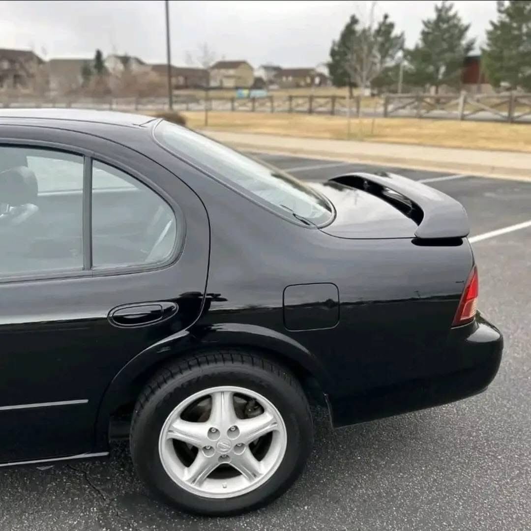 1999 Nissan Maxima SE - Image 12